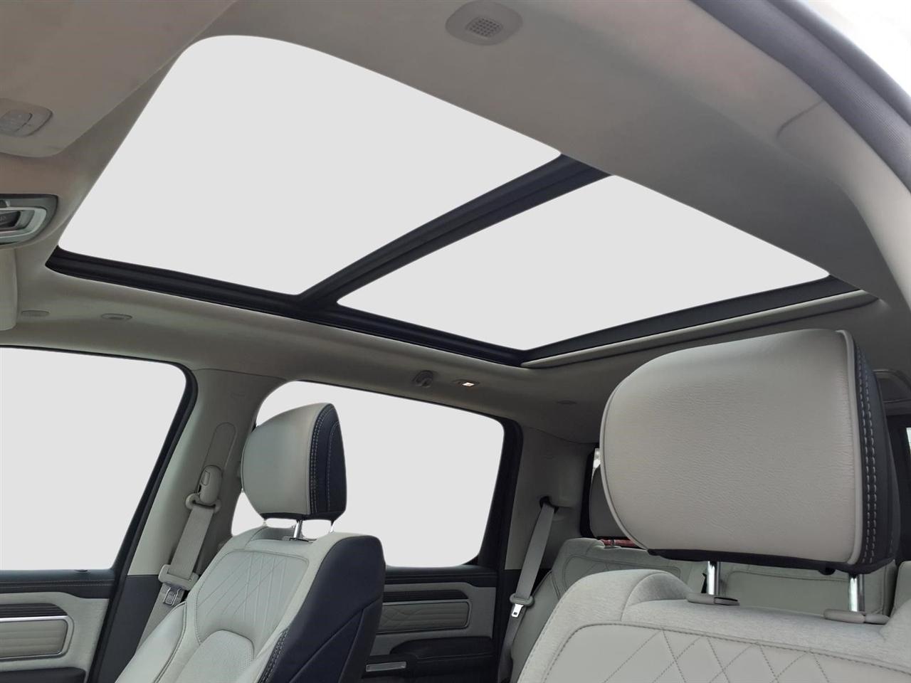 RAM 1500 Limited Crew Cab SWB 4WD 2024