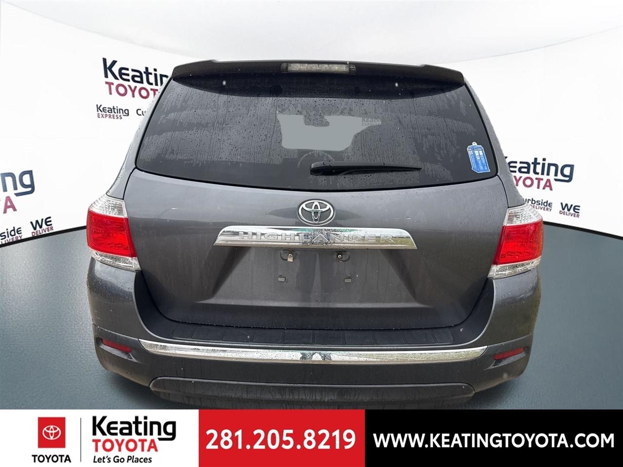 Toyota Highlander Base 2WD V6 2013