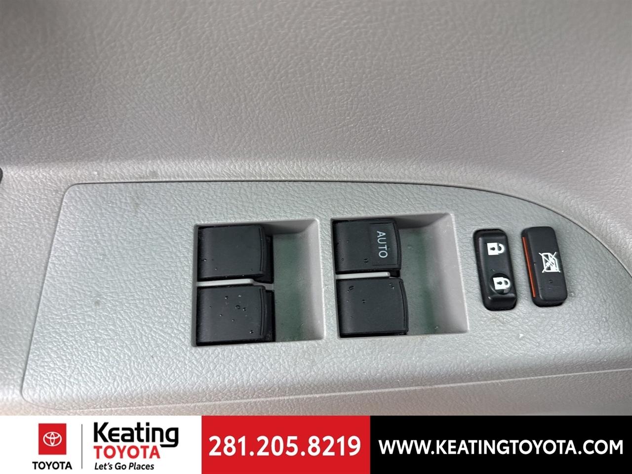 Toyota Highlander Base 2WD V6 2013