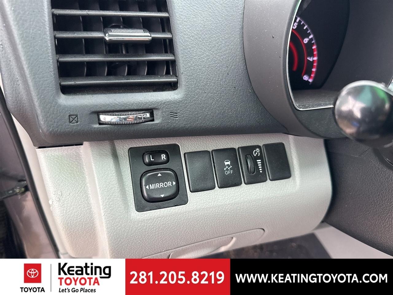 Toyota Highlander Base 2WD V6 2013