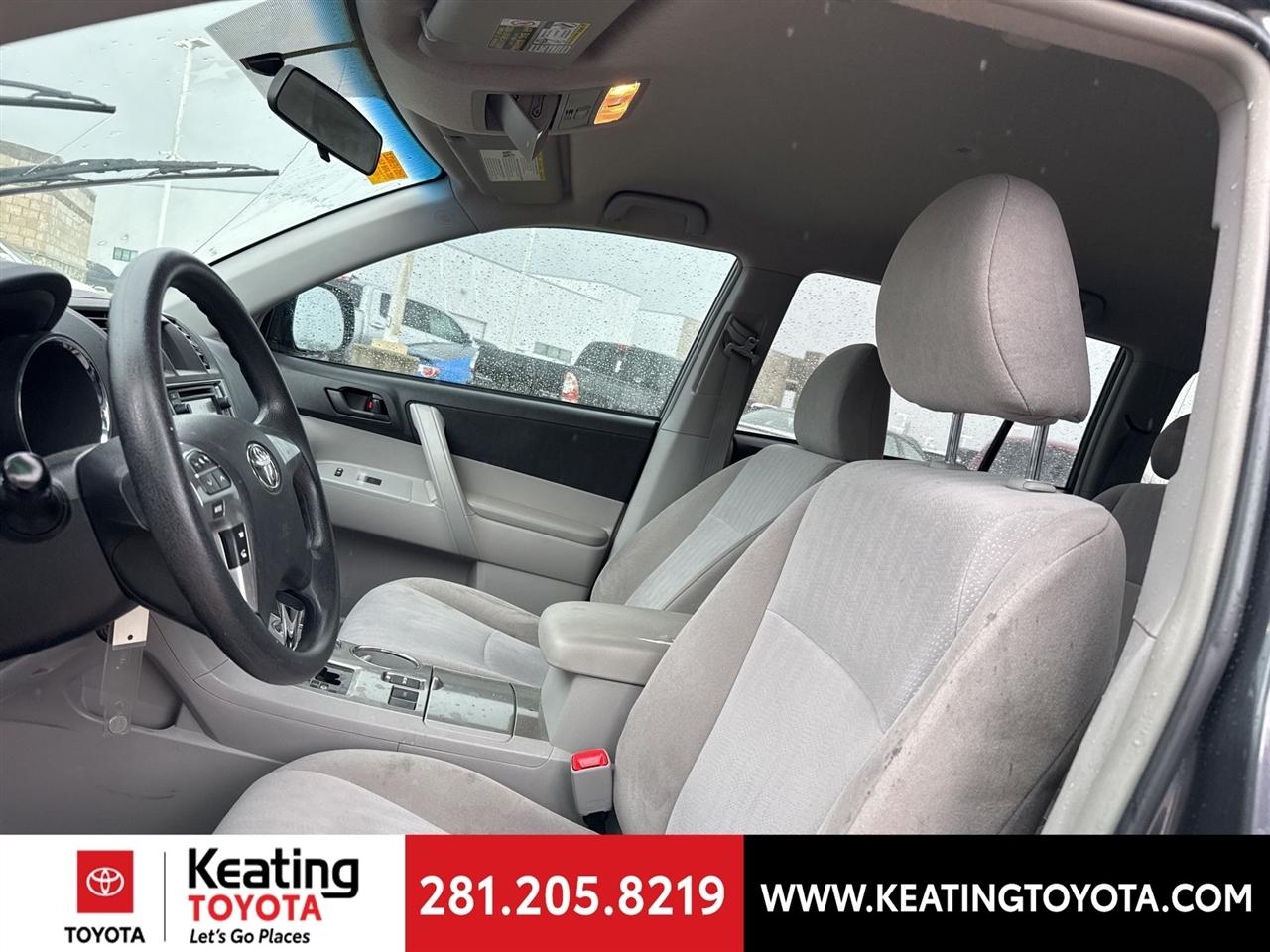 Toyota Highlander Base 2WD V6 2013