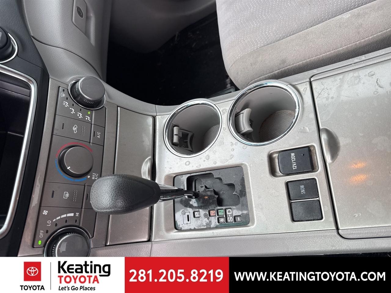 Toyota Highlander Base 2WD V6 2013