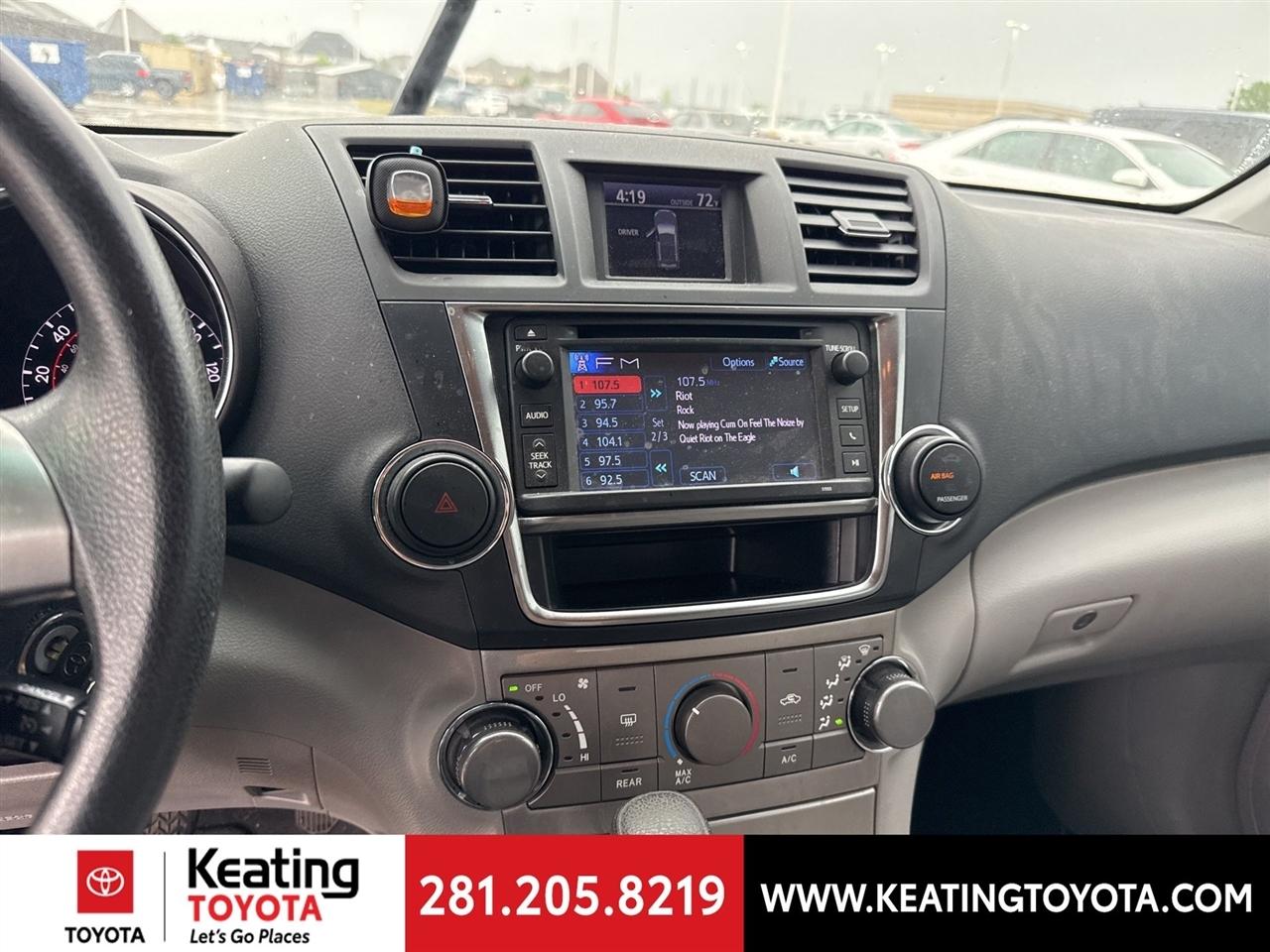 Toyota Highlander Base 2WD V6 2013