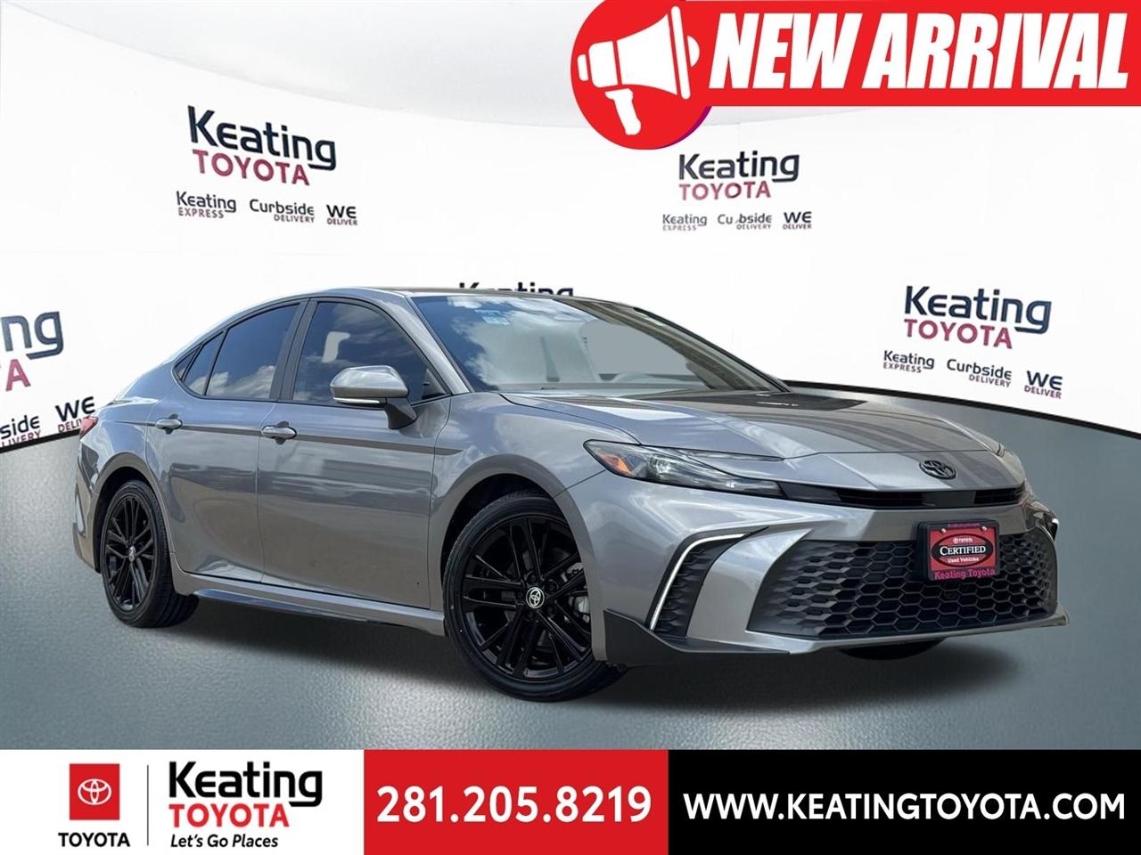 Toyota Camry Hybrid XLE 2025