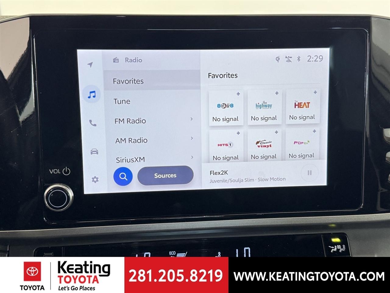 Toyota Camry Hybrid XLE 2025