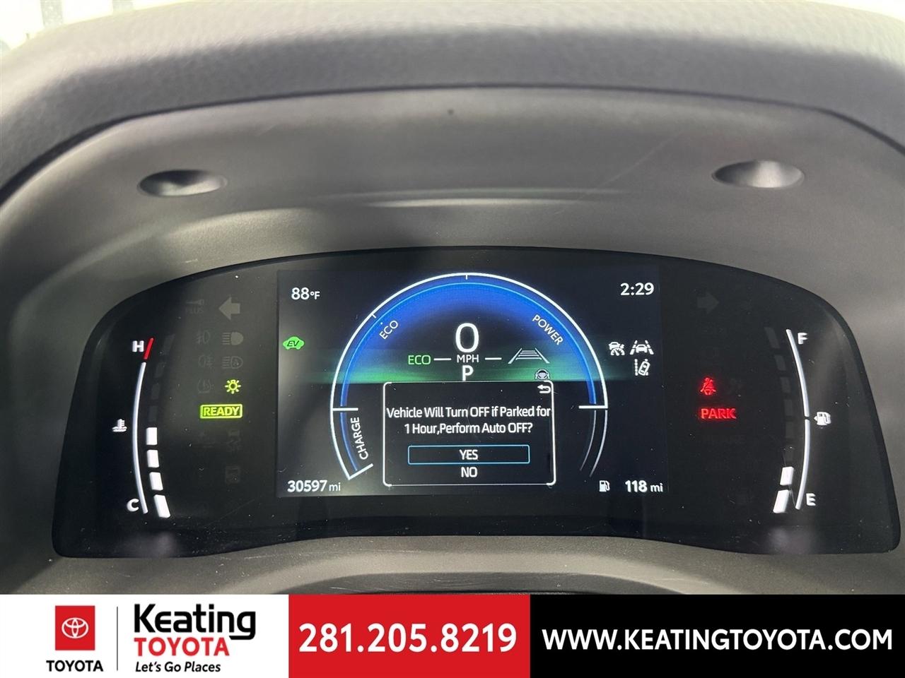 Toyota Camry Hybrid XLE 2025