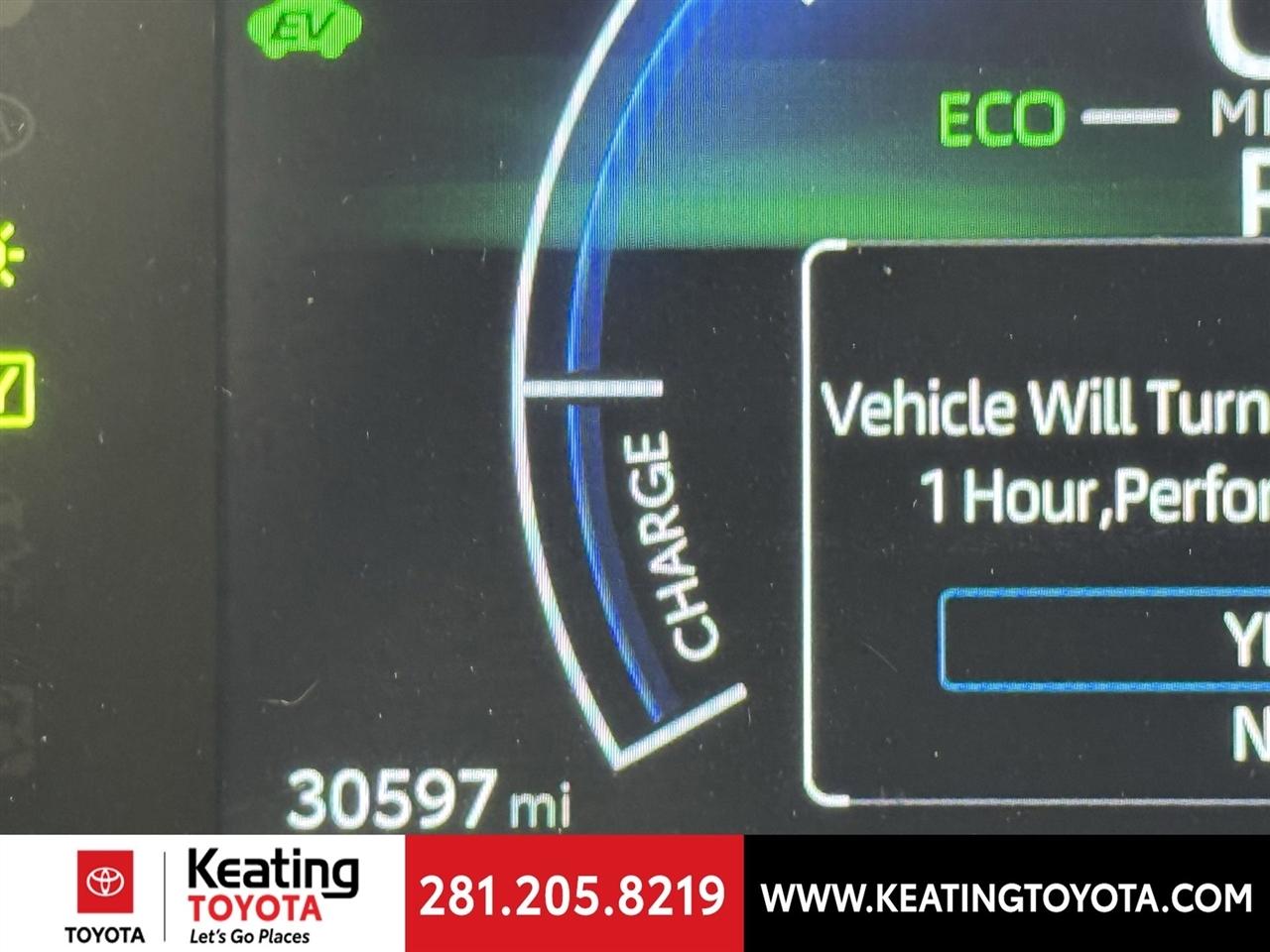 Toyota Camry Hybrid XLE 2025