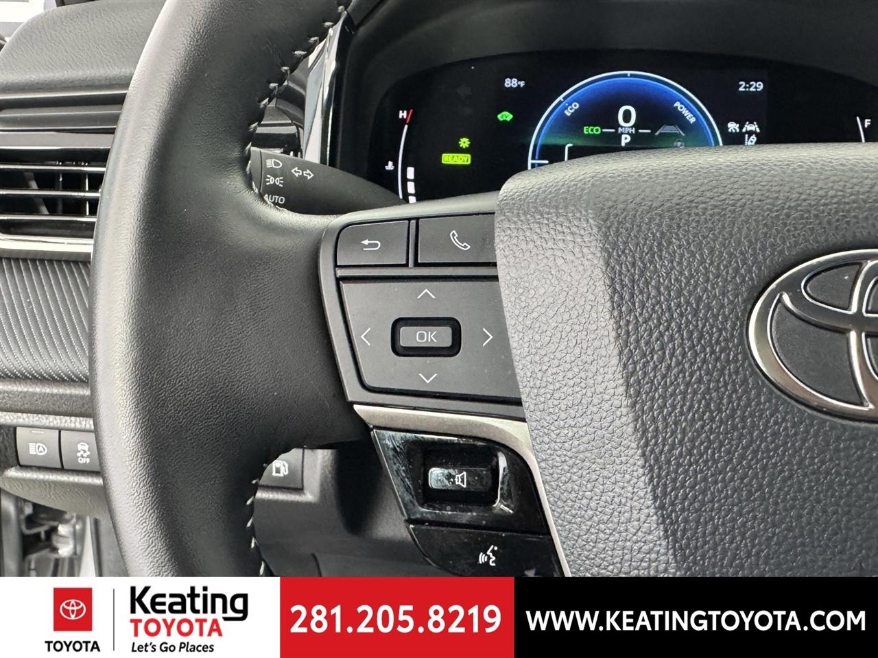 Toyota Camry Hybrid XLE 2025