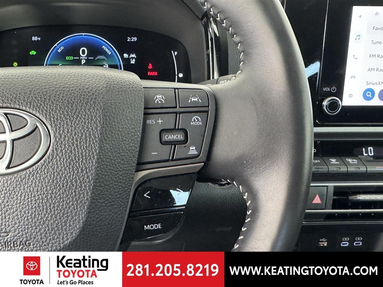 Toyota Camry Hybrid XLE 2025