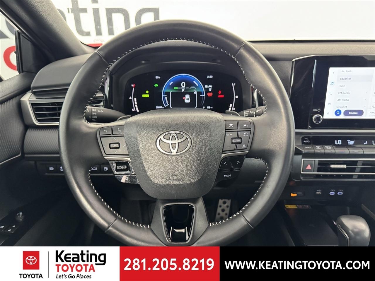 Toyota Camry Hybrid XLE 2025