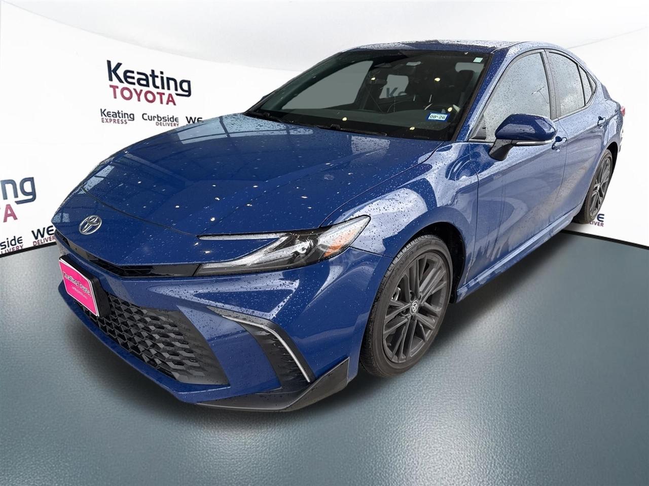 Toyota Camry Hybrid XLE 2025