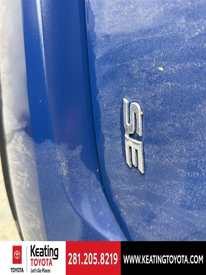 Toyota Camry Hybrid XLE 2025