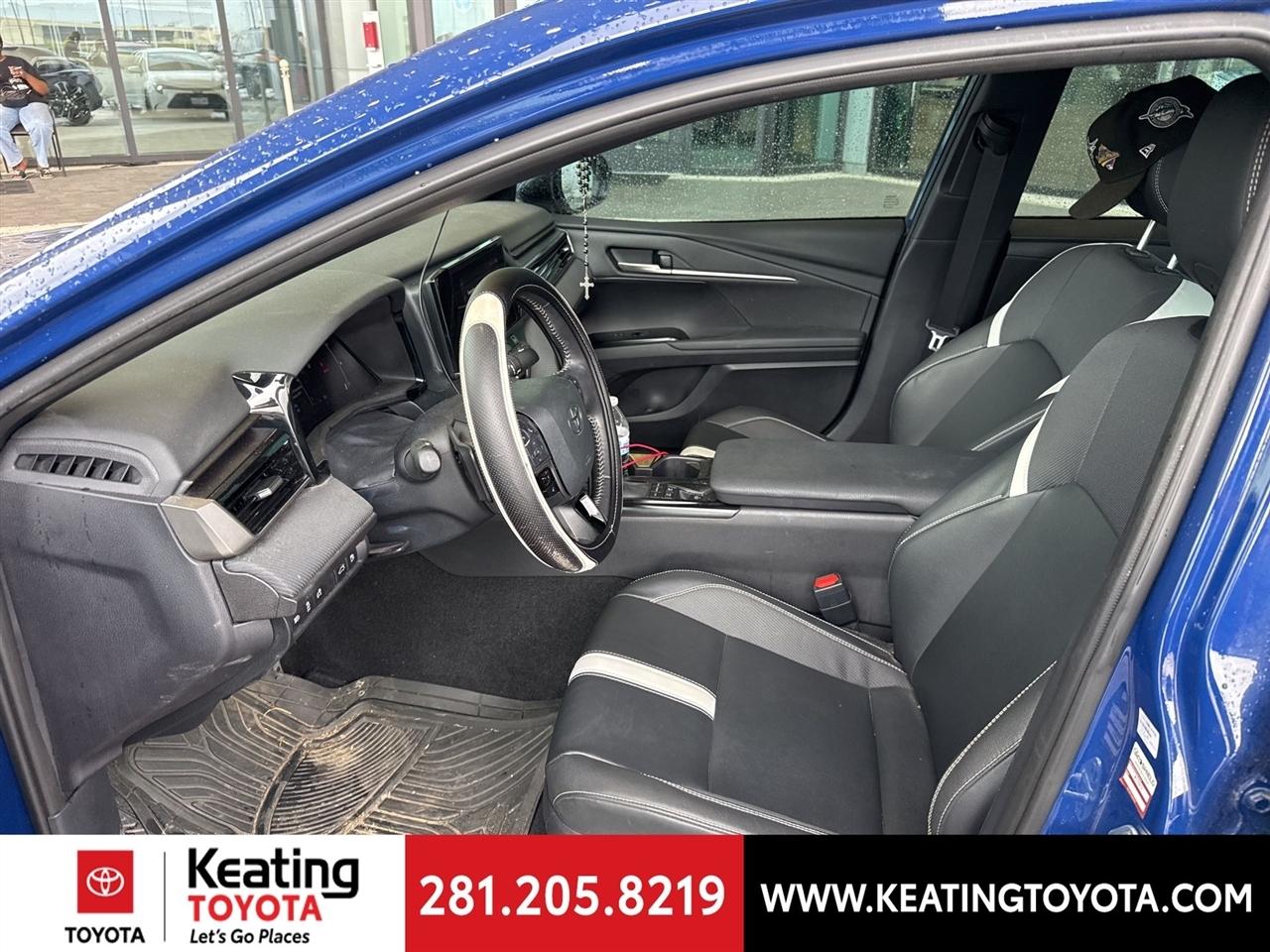 Toyota Camry Hybrid XLE 2025