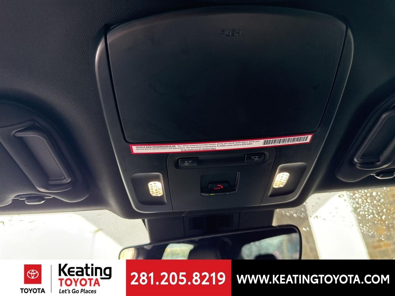 Toyota Camry Hybrid XLE 2025