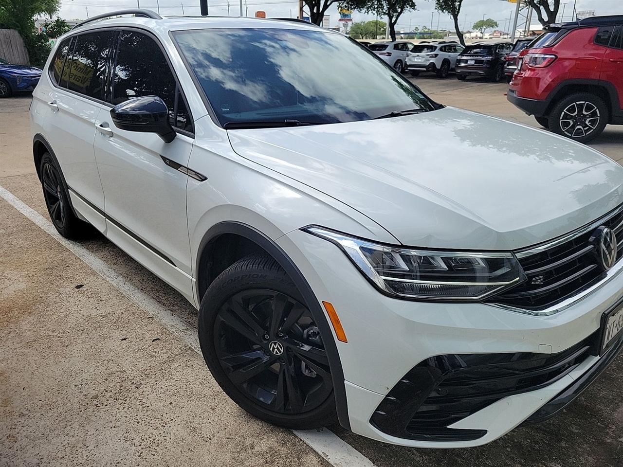 Volkswagen Tiguan SE R-Line Black 2024