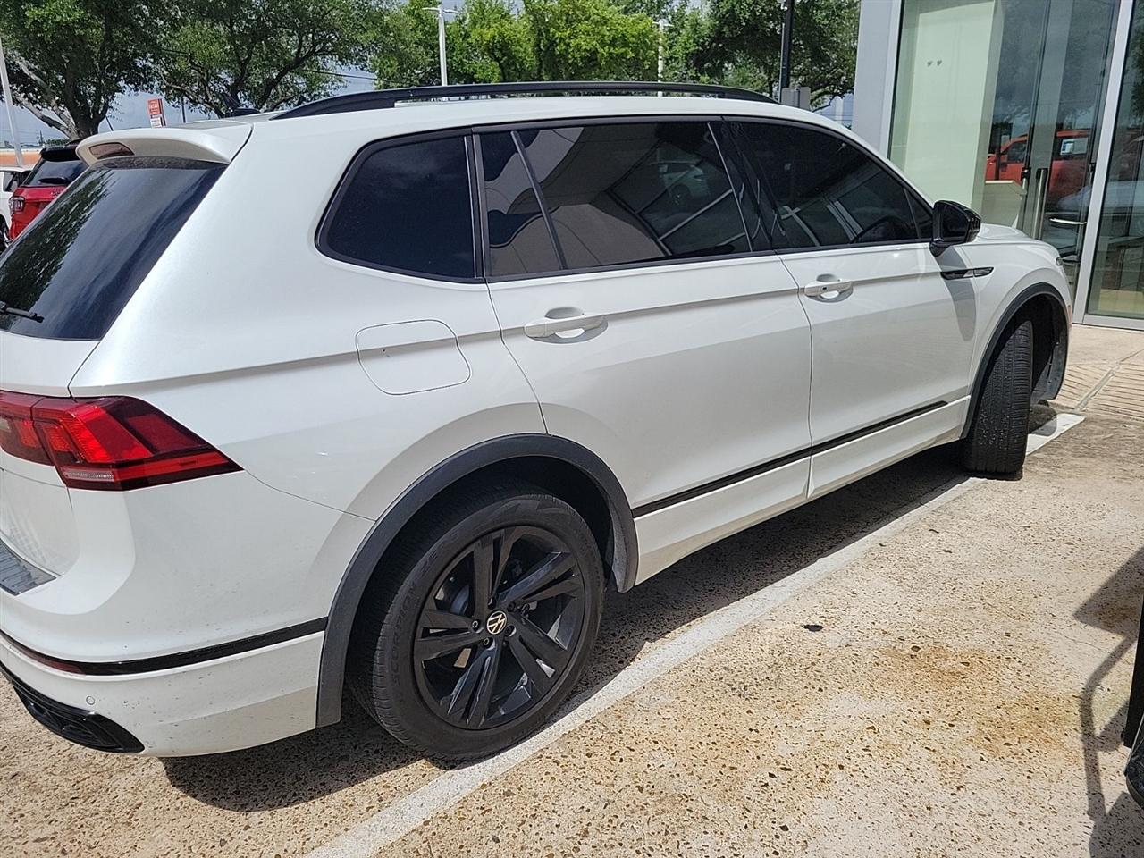Volkswagen Tiguan SE R-Line Black 2024