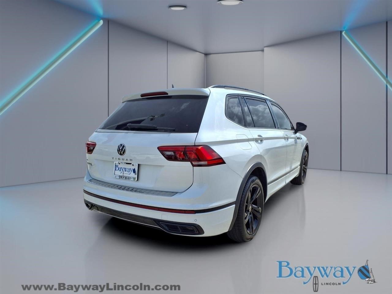 Volkswagen Tiguan SE R-Line Black 2024