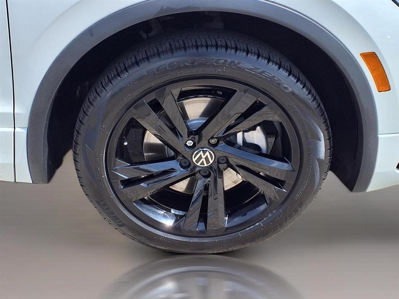 Volkswagen Tiguan SE R-Line Black 2024