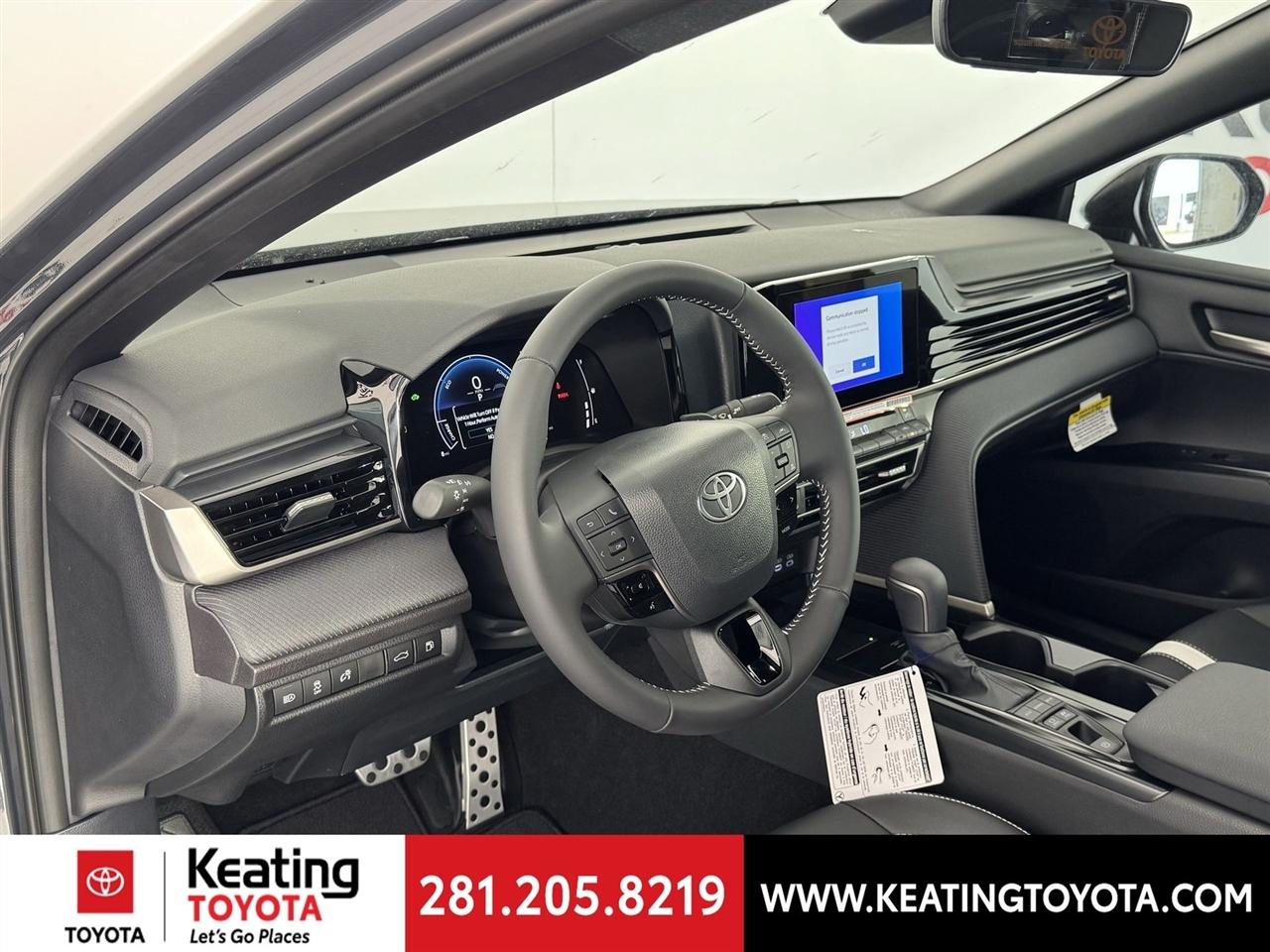 Toyota Camry Hybrid XLE 2026