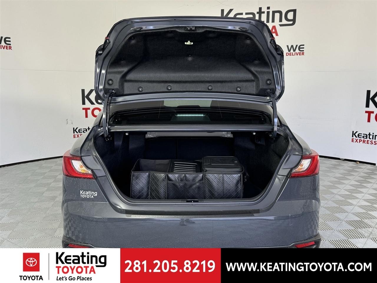 Toyota Camry Hybrid XLE 2026