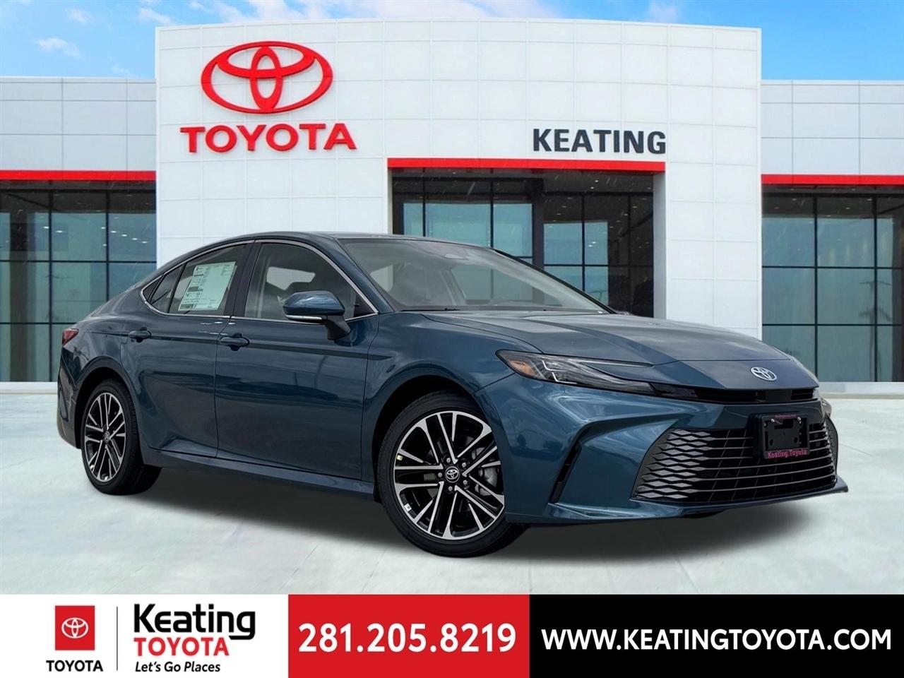 Toyota Camry Hybrid XLE 2026