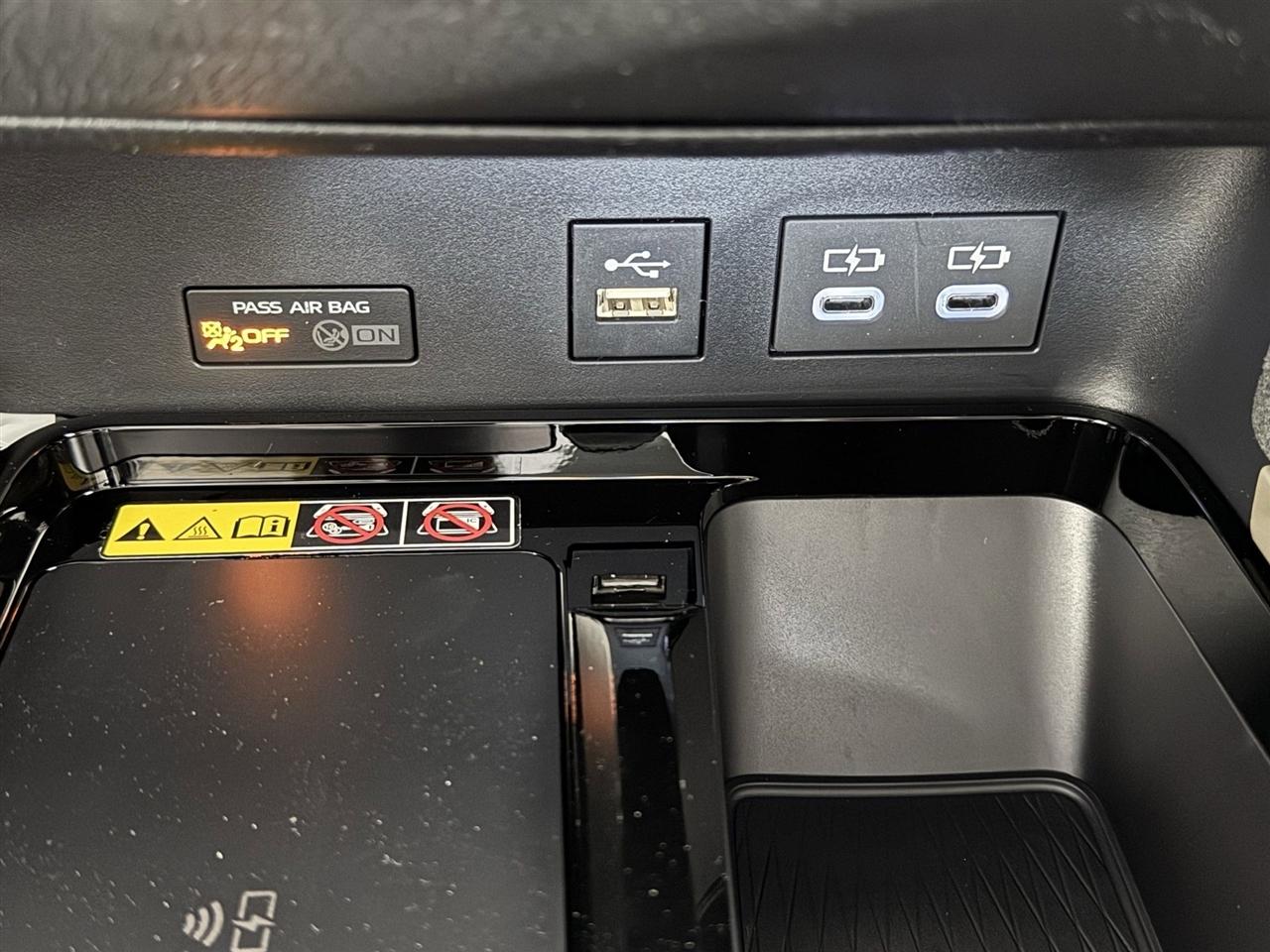 Toyota Camry Hybrid XLE 2026