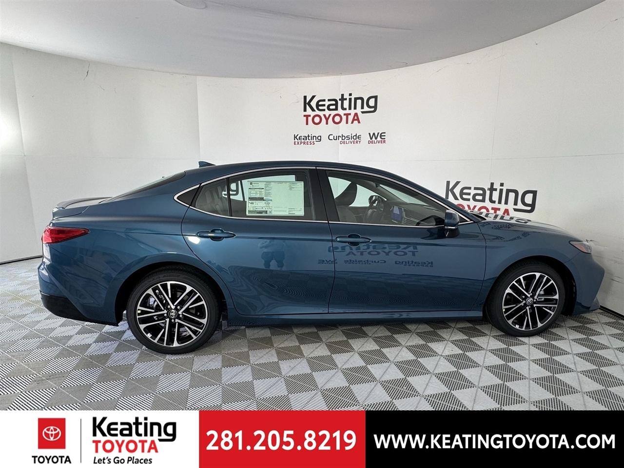 Toyota Camry Hybrid XLE 2026