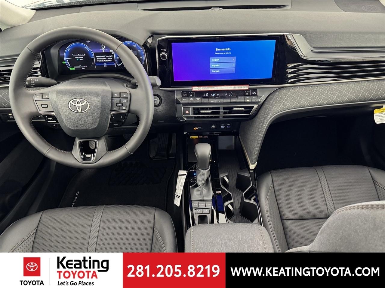 Toyota Camry Hybrid XLE 2026