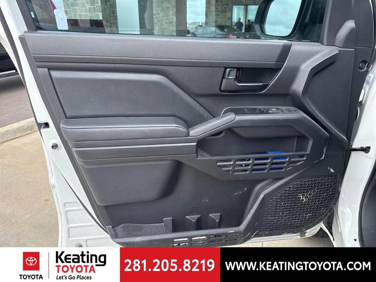 Toyota Tacoma SR5 Xtracab 2WD 2025