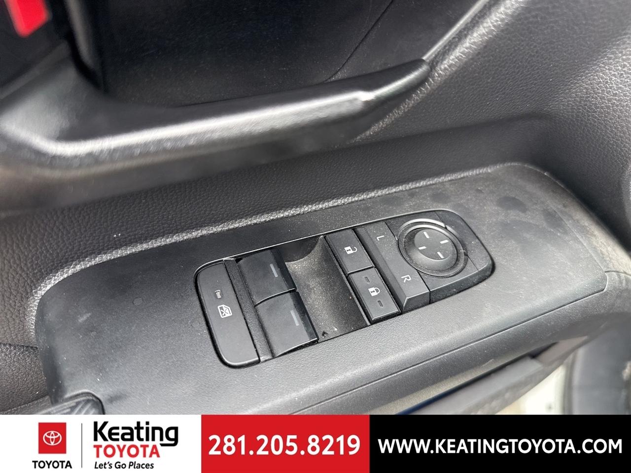 Toyota Tacoma SR5 Xtracab 2WD 2025