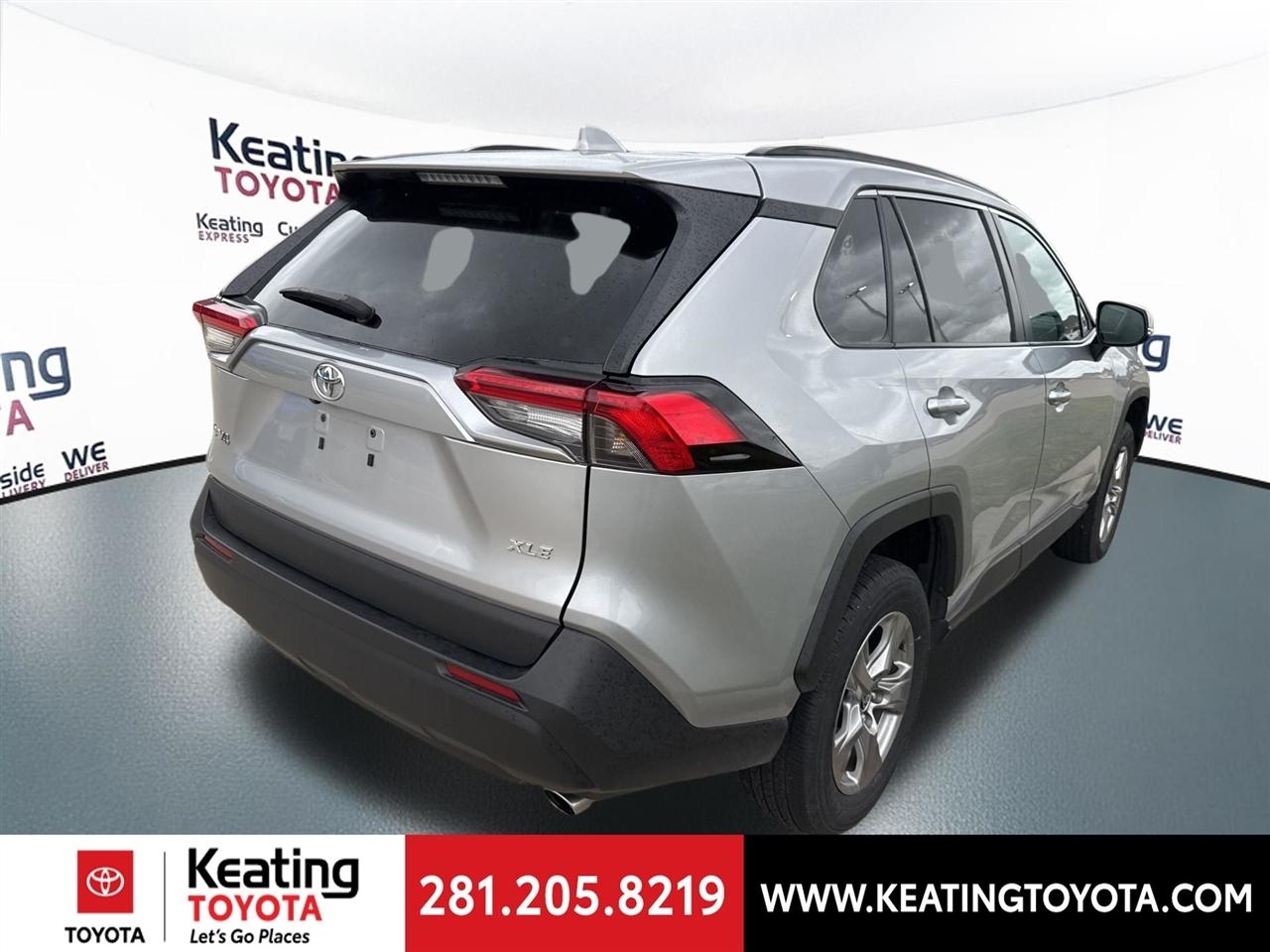 Toyota RAV4 XLE 2024