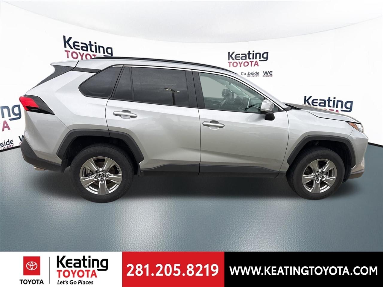 Toyota RAV4 XLE 2024