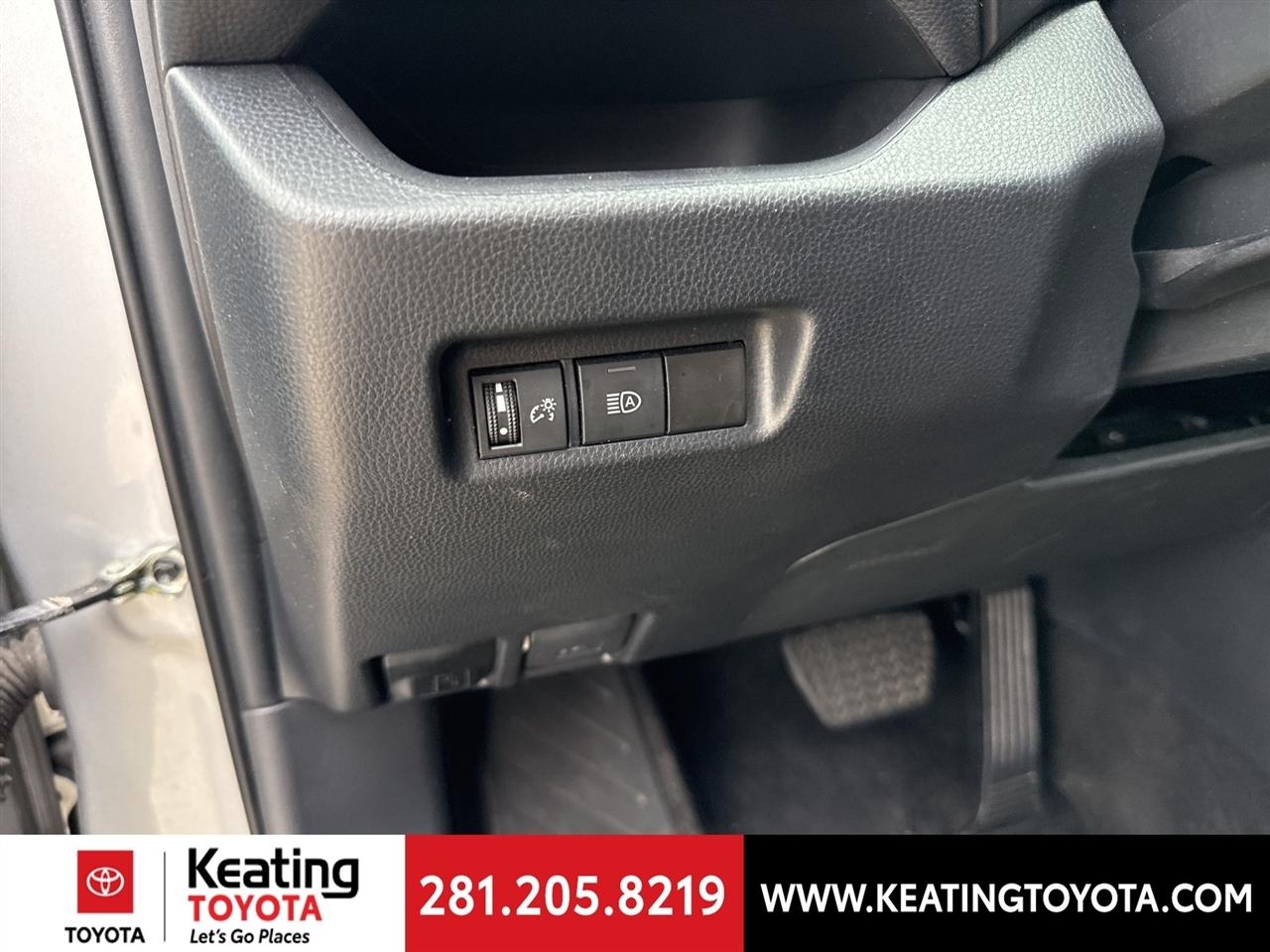 Toyota RAV4 XLE 2024