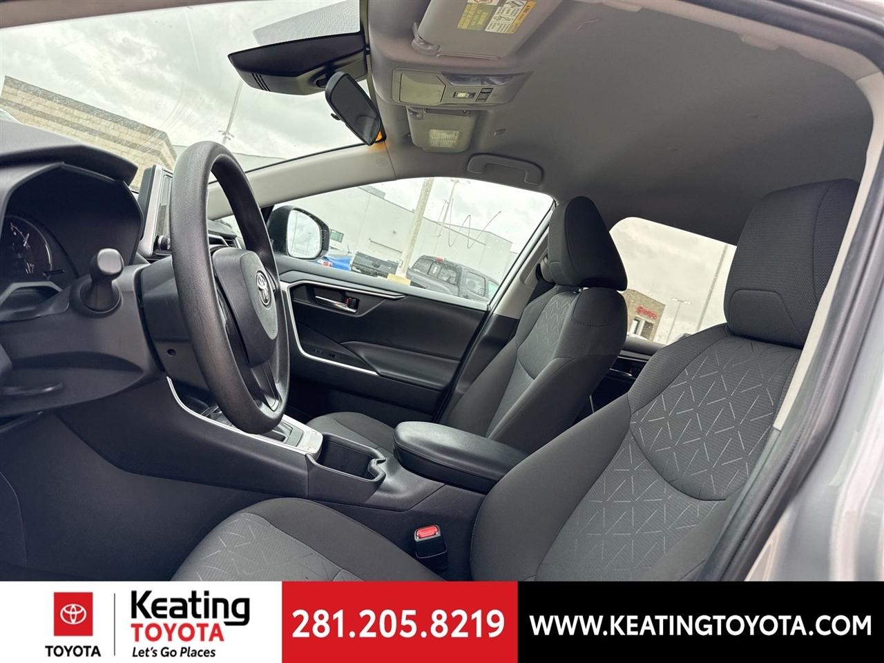 Toyota RAV4 XLE 2024