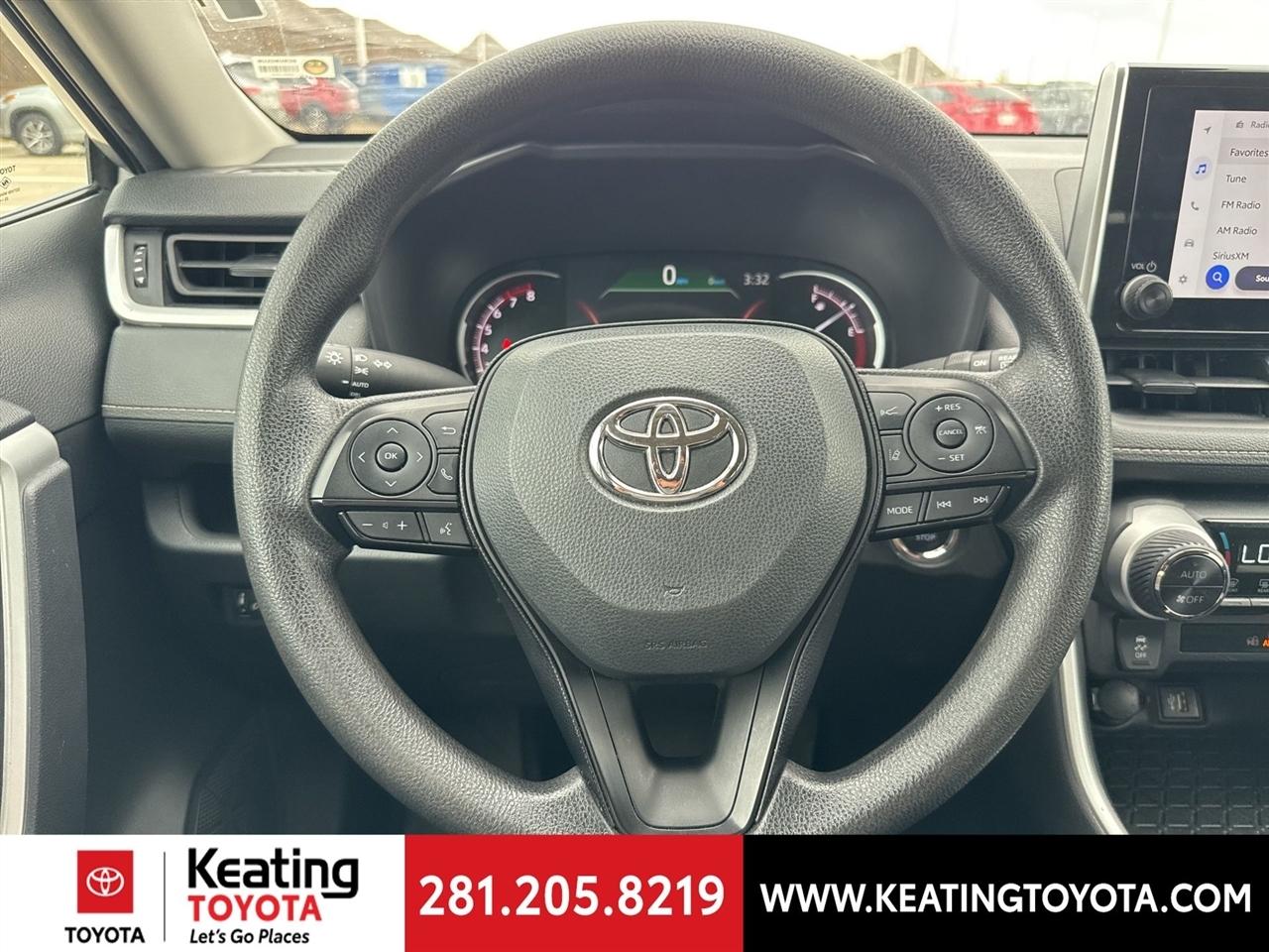 Toyota RAV4 XLE 2024