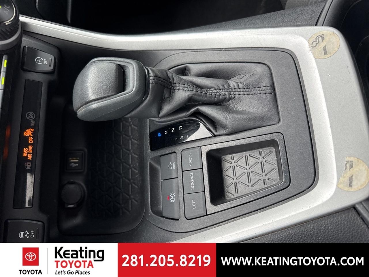 Toyota RAV4 XLE 2024