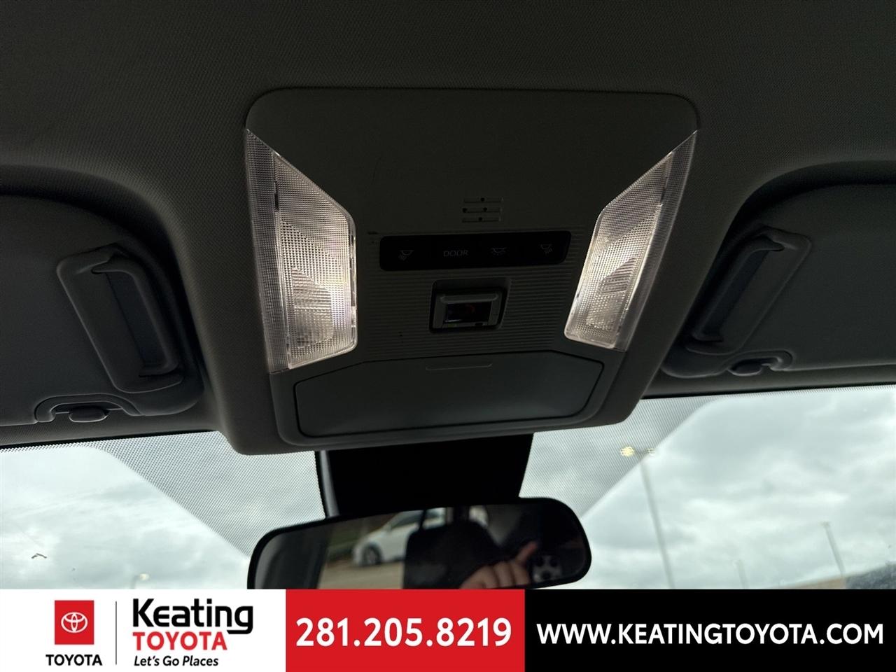 Toyota RAV4 XLE 2024