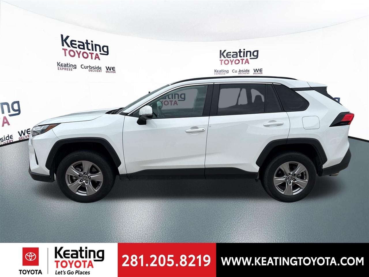 Toyota RAV4 XLE 2025