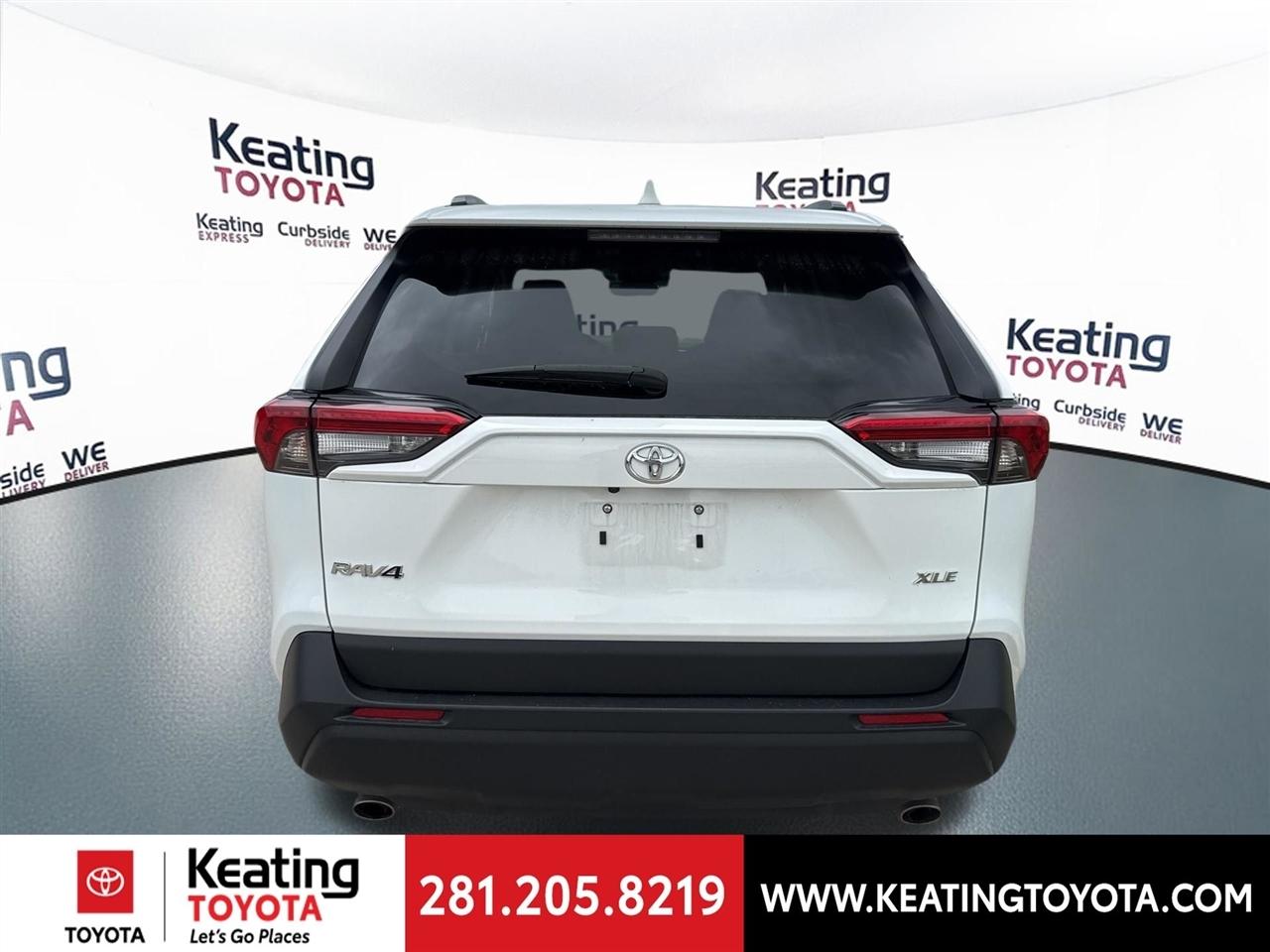 Toyota RAV4 XLE 2025