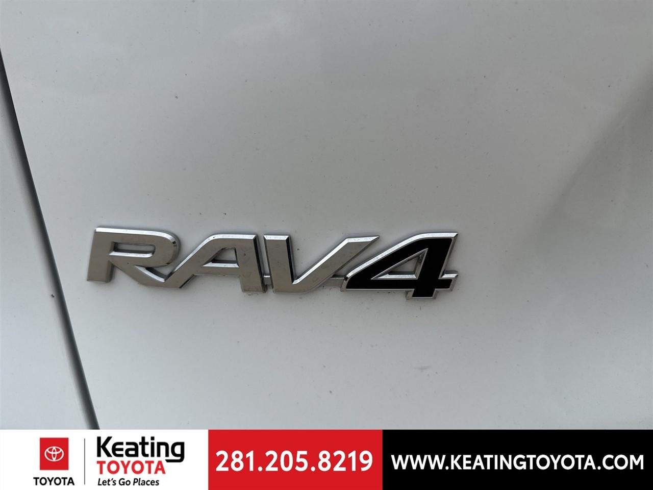 Toyota RAV4 XLE 2025