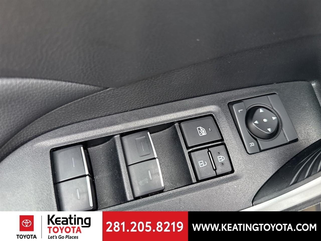 Toyota RAV4 XLE 2025