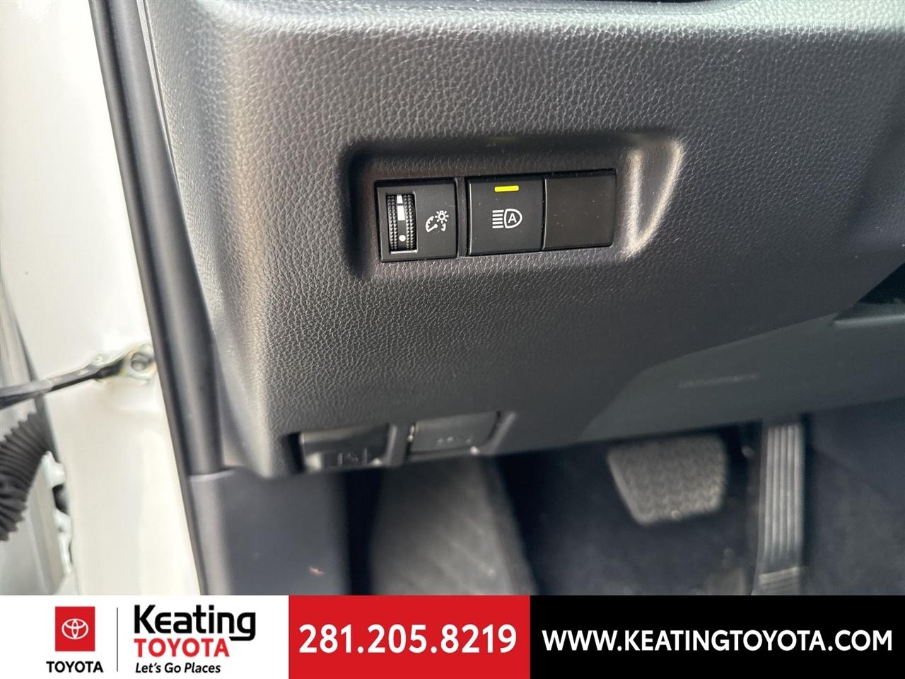 Toyota RAV4 XLE 2025