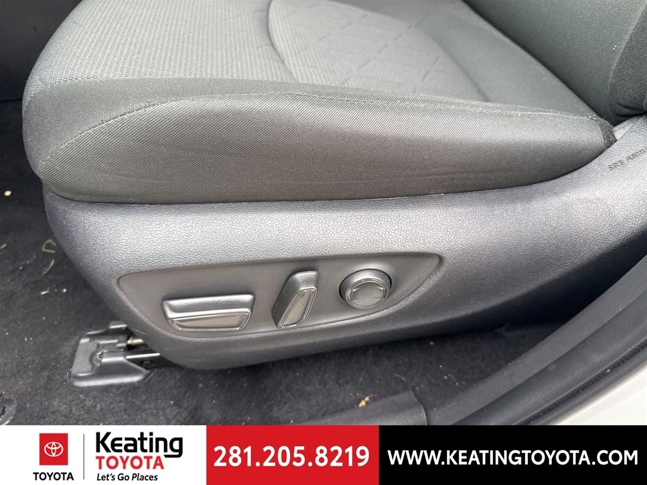 Toyota RAV4 XLE 2025