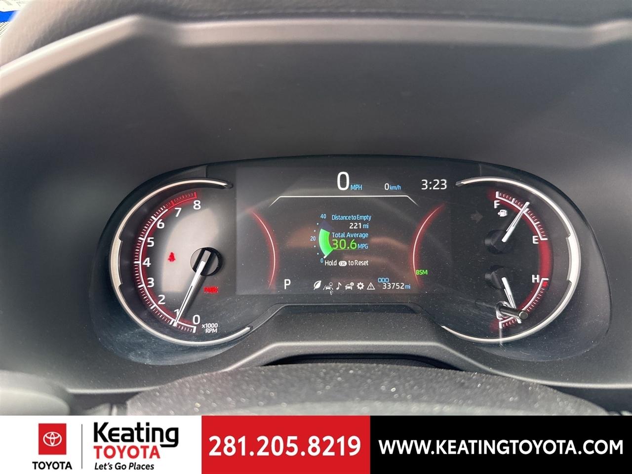 Toyota RAV4 XLE 2025