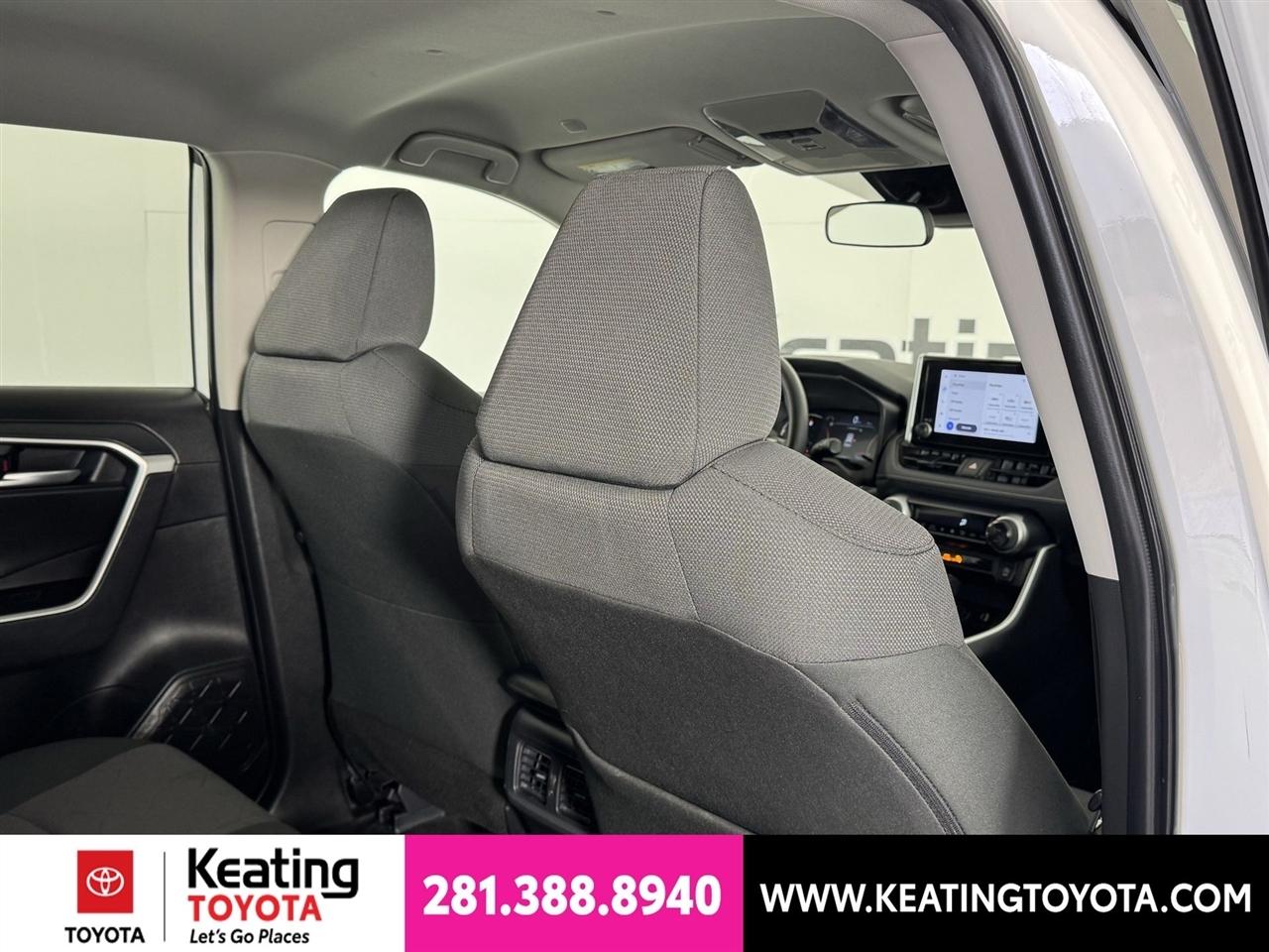 Toyota RAV4 XLE 2025