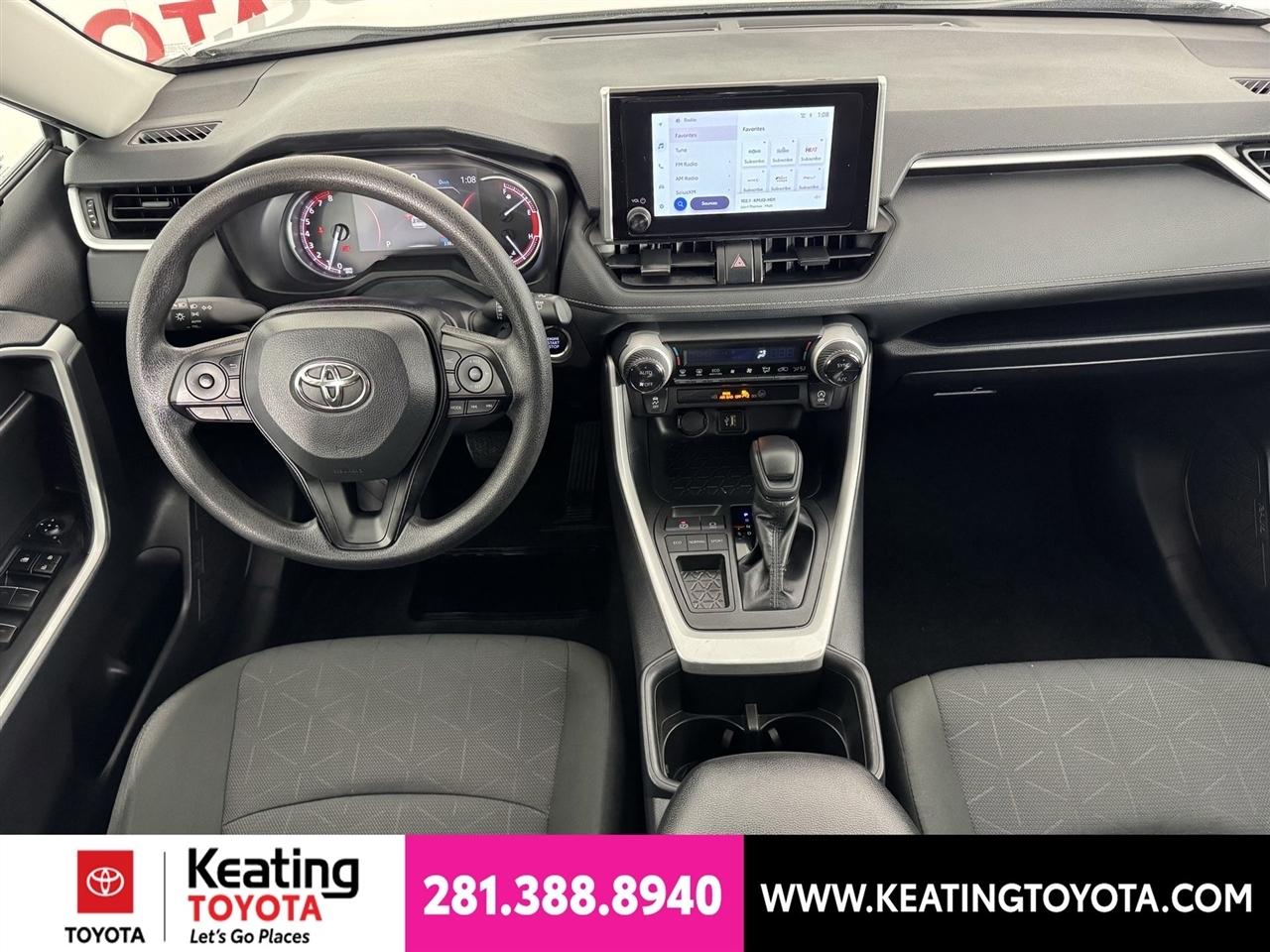 Toyota RAV4 XLE 2025