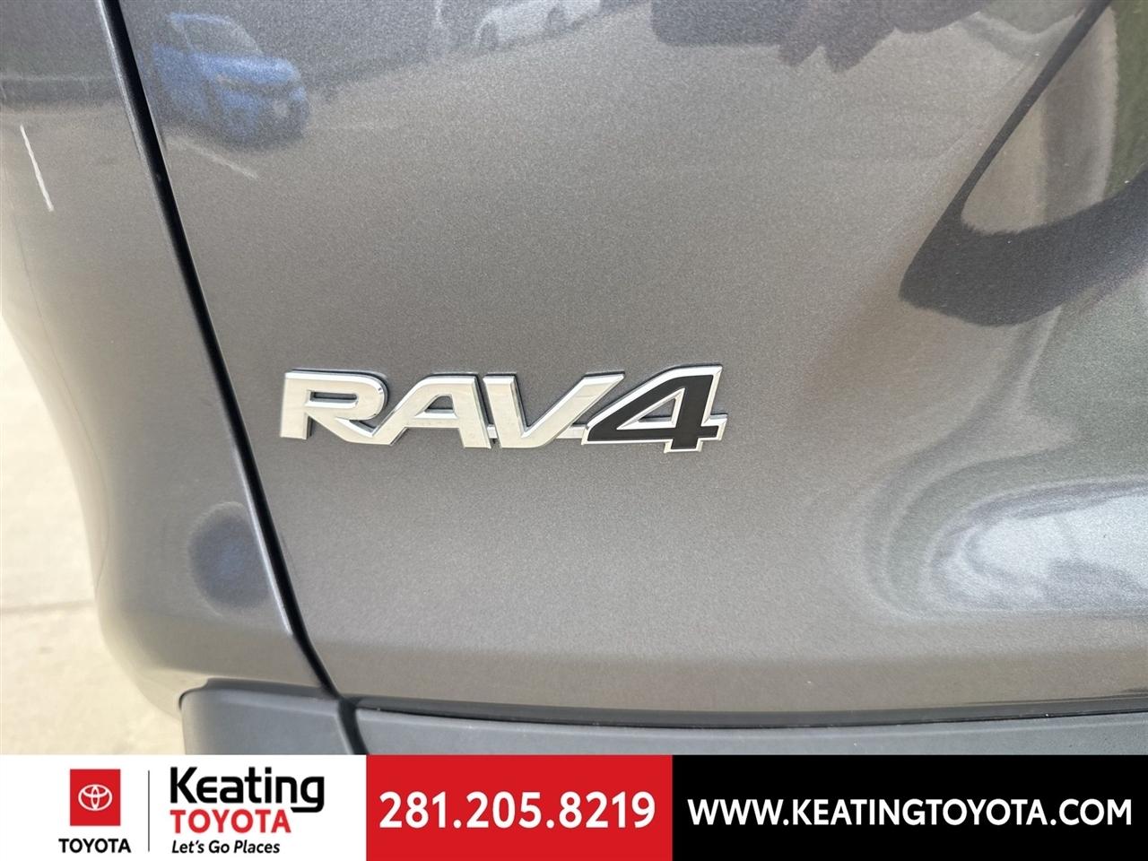 Toyota RAV4 XLE 2025