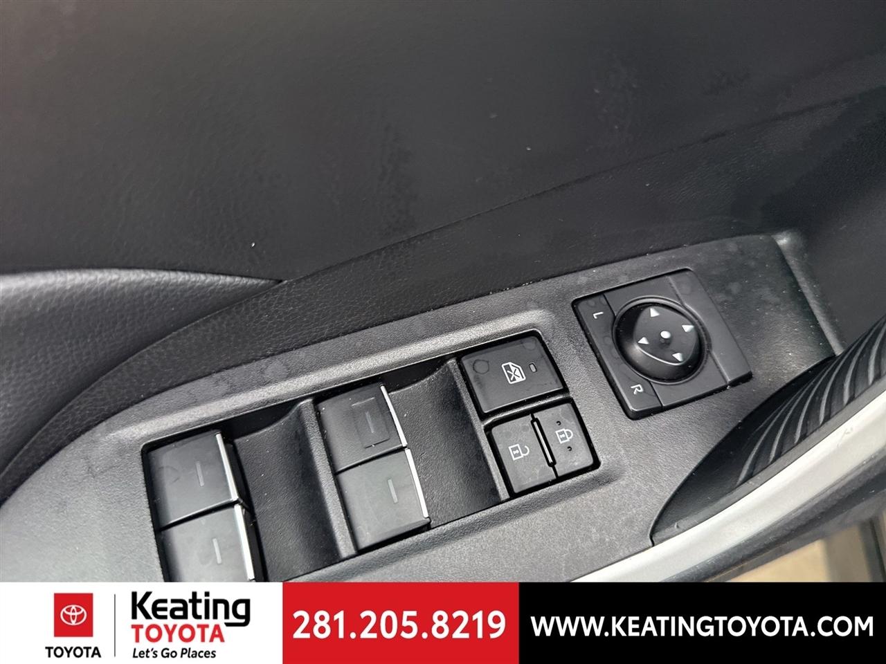 Toyota RAV4 XLE 2025