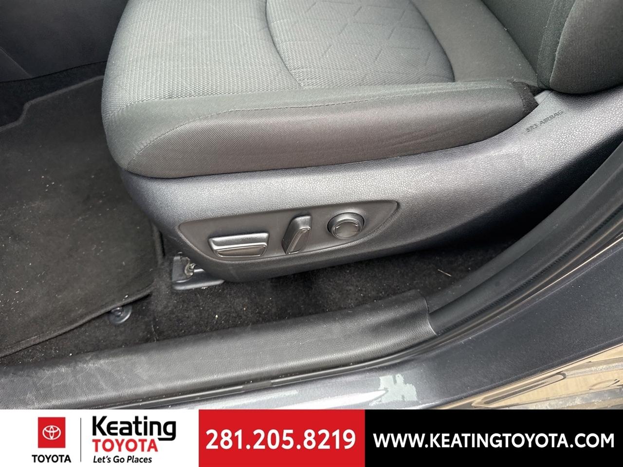 Toyota RAV4 XLE 2025