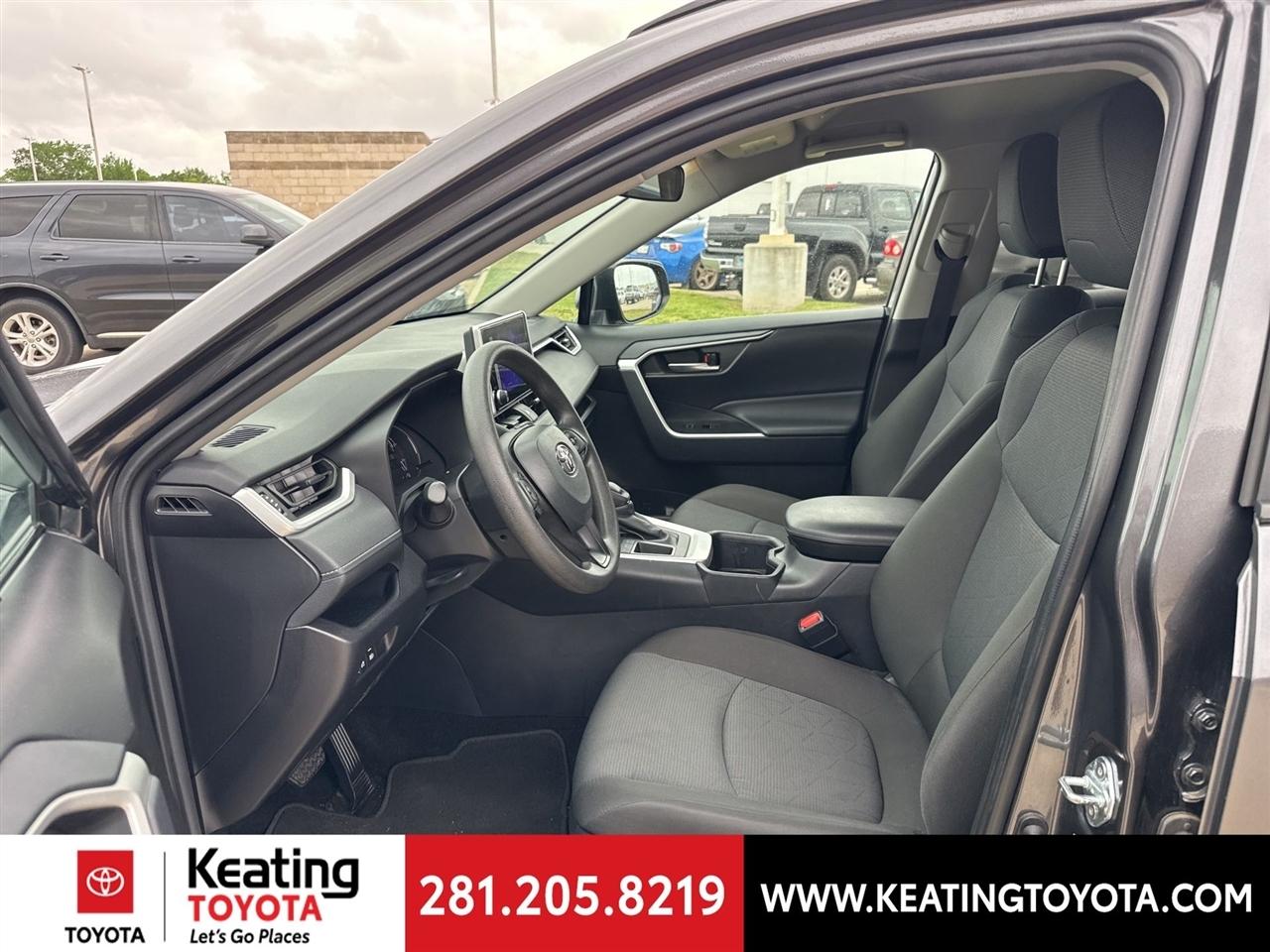 Toyota RAV4 XLE 2025